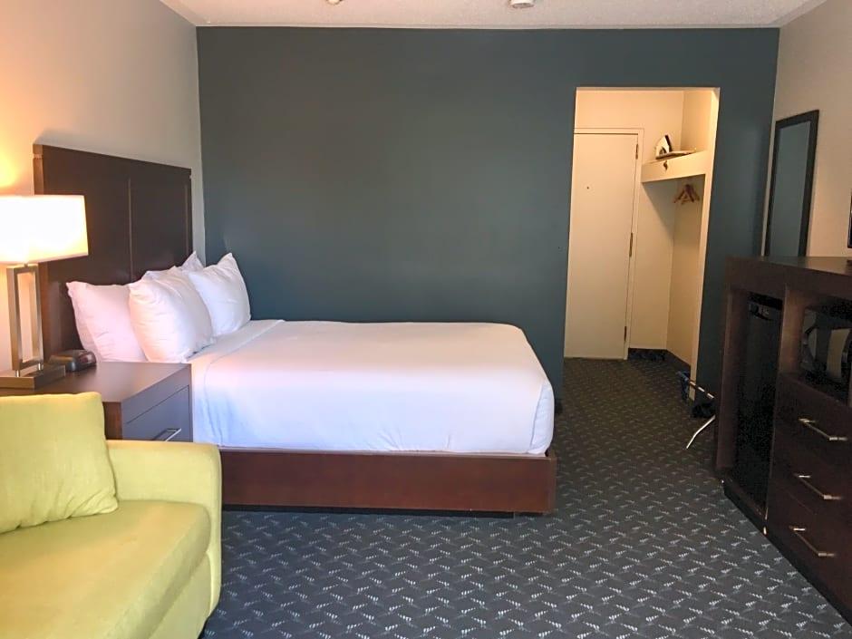 Days Inn By Wyndham Sarnia Harbourfront Экстерьер фото