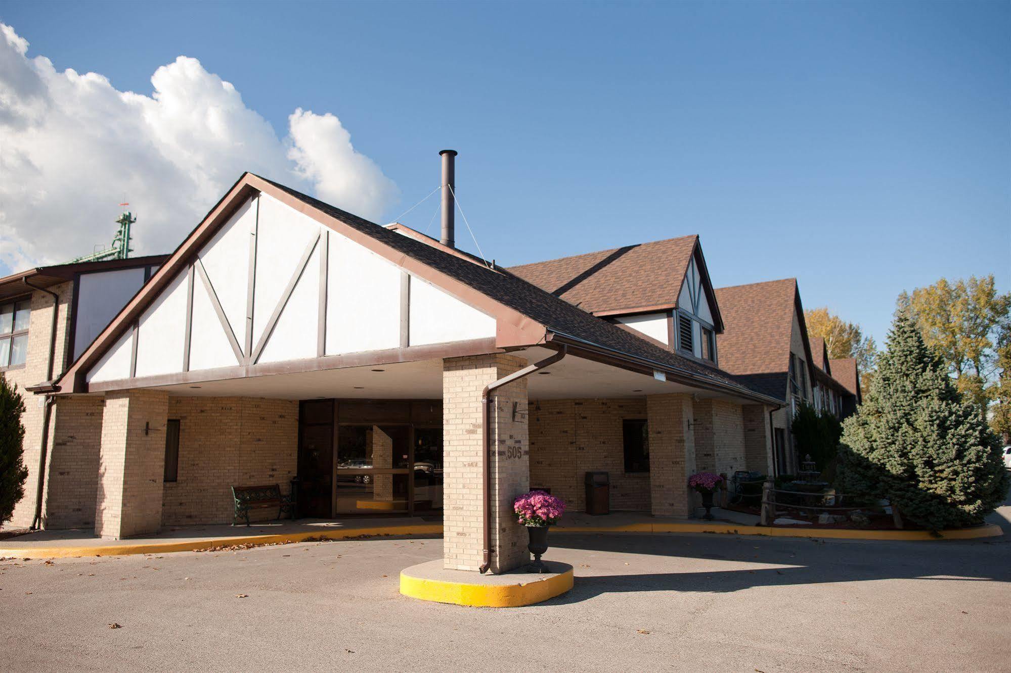 Days Inn By Wyndham Sarnia Harbourfront Экстерьер фото