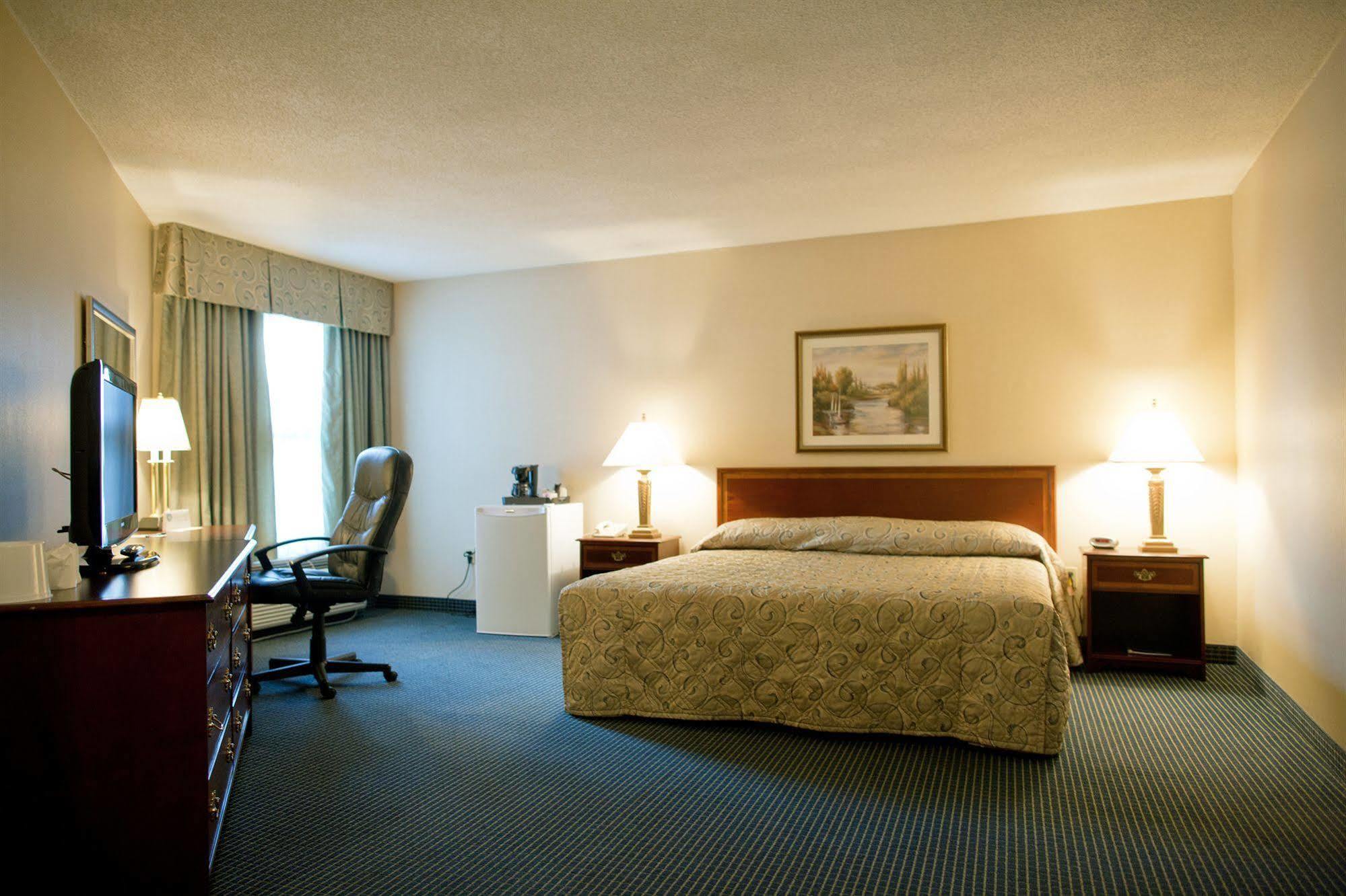 Days Inn By Wyndham Sarnia Harbourfront Экстерьер фото